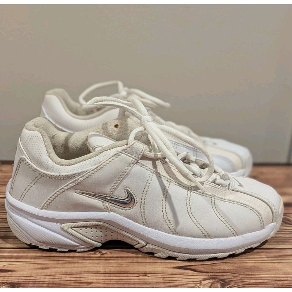Y2K Clean Girl Nike Air VXT Triple White COmfort Sneakers Minimalist Size 8